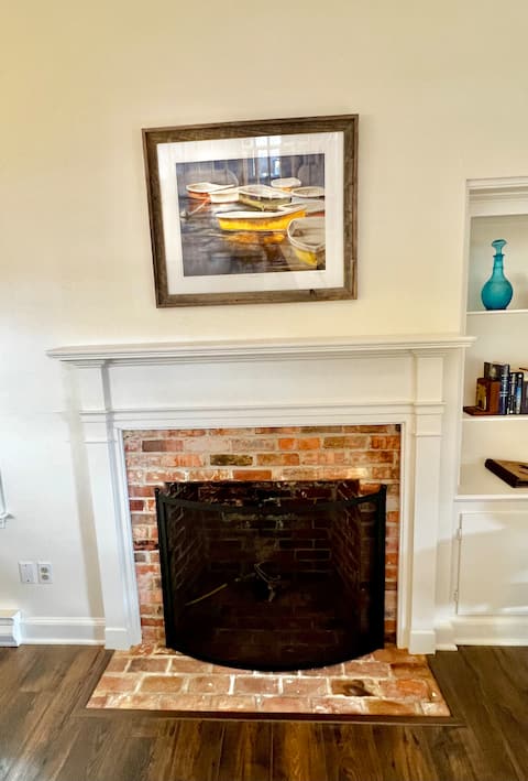 Popular Airbnb listing: Bourne Cottage in Dock Square in Kennebunkport