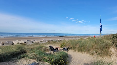 Family home with private sea access