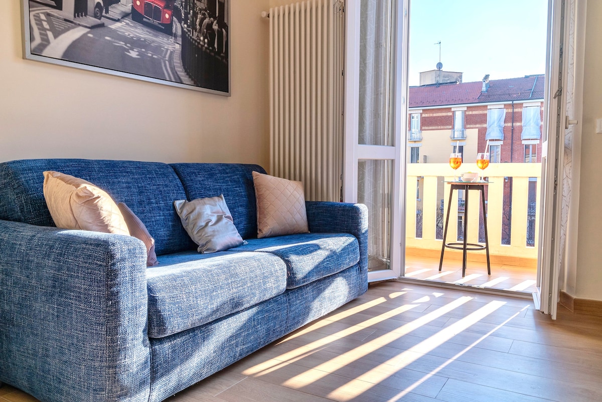 Top performing Airbnb: Residence Peschiera - Street Parking & Metro in Torino