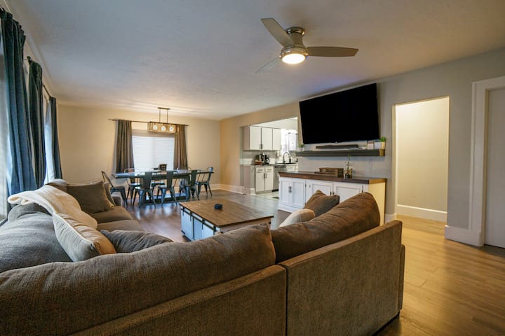 Spacious Corner Haven - Boise, ID