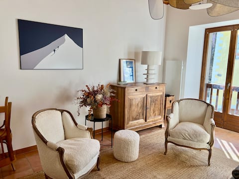 Top Airbnb: Ski & central – 6 people 74 m² renovated à La Salle Les Alpes
