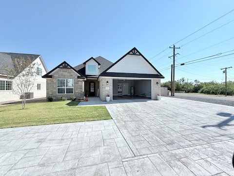 Stunning New Clean Cozy Home -Bentwood CountryClub