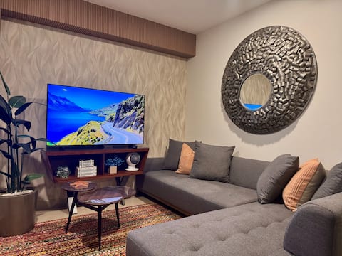 Top performing Airbnb: Apartment steps from the pier, swimming pool with ocean view in Sinaloa