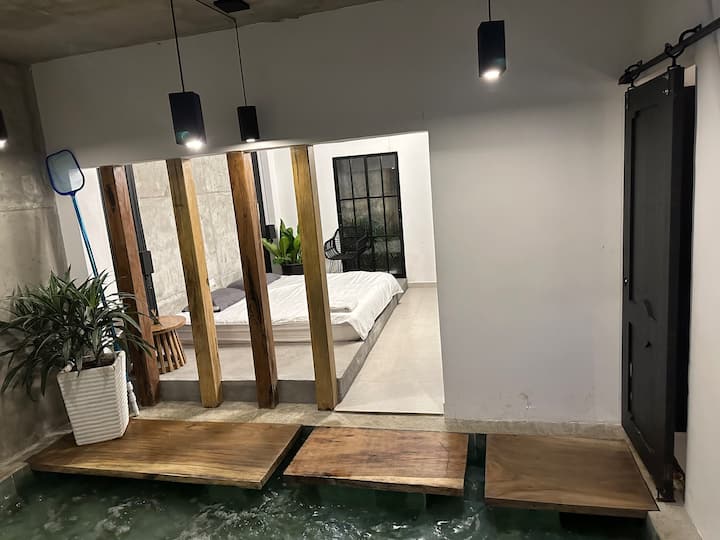 Centrally located apartment with Jacuzzi