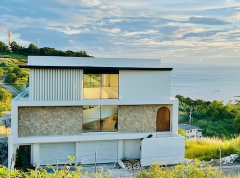 Casa La Vie Rizal Vacation Home.