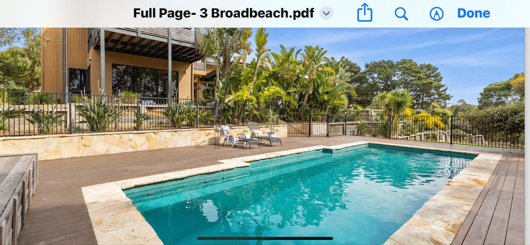 Broadbeach Retreat, sleeps up to 12 people