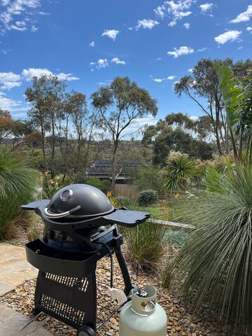 Broadbeach Retreat, sleeps up to 12 people gallery image 3