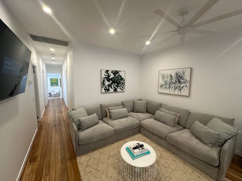 Successful Airbnb property: Genoa Beach House - Surfers Paradise in Surfers Paradise