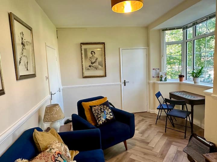 Royal Pavilion Garden Apartment + Parking! - Sussex