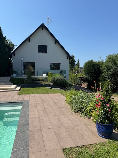 quiet house, residential subdivision