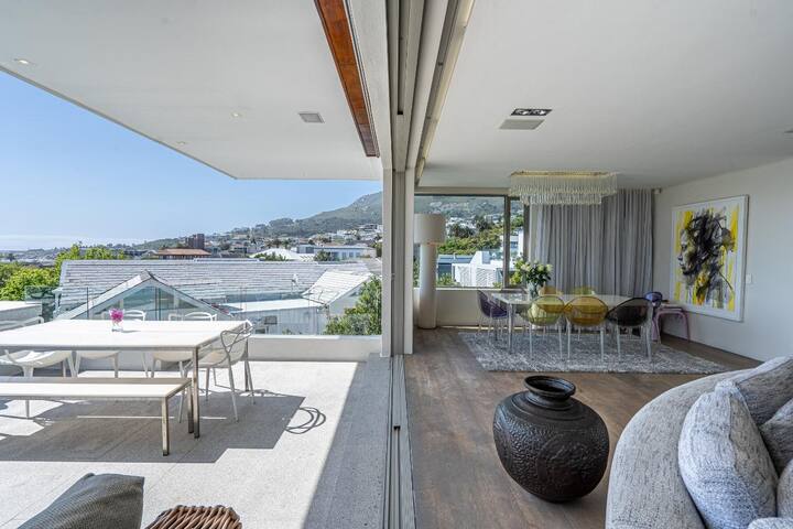 Camps Bay Beach Villa gallery image 4