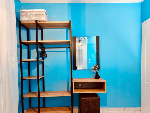 ITHACA: Πολυτελές διαμέρισμα 3ου με θέα. gallery image 5