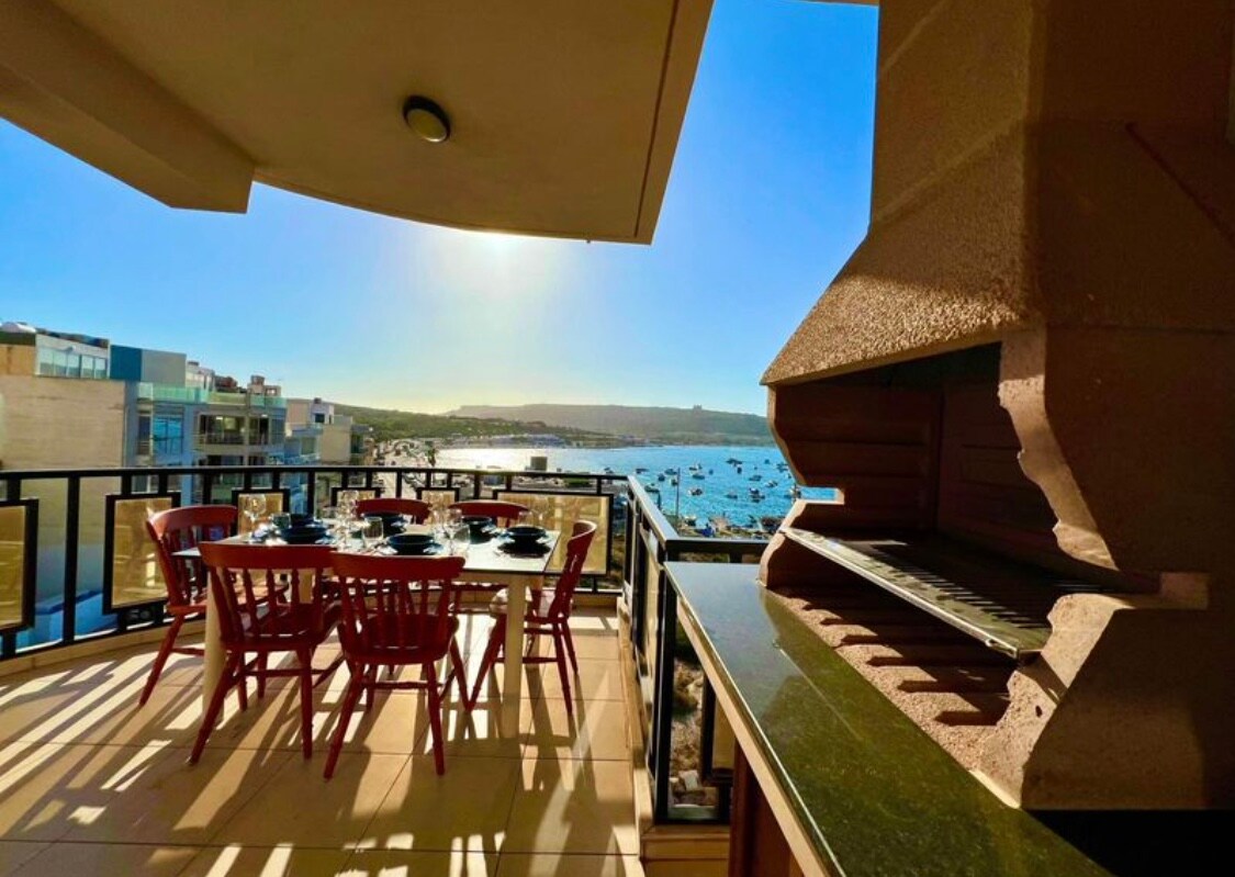 Mellieha Bay 2 BDR Seaview Flat mit Grill ServiceApartments zur