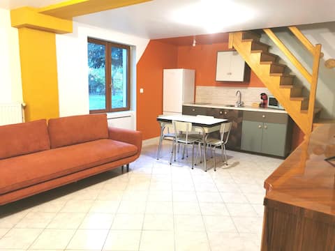 "Aux Petits Bonheurs Partagés" Vintage Bazaar Cottage