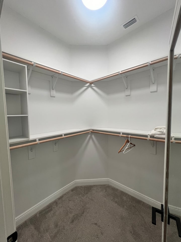 glavni ormar u spavaćoj sobi