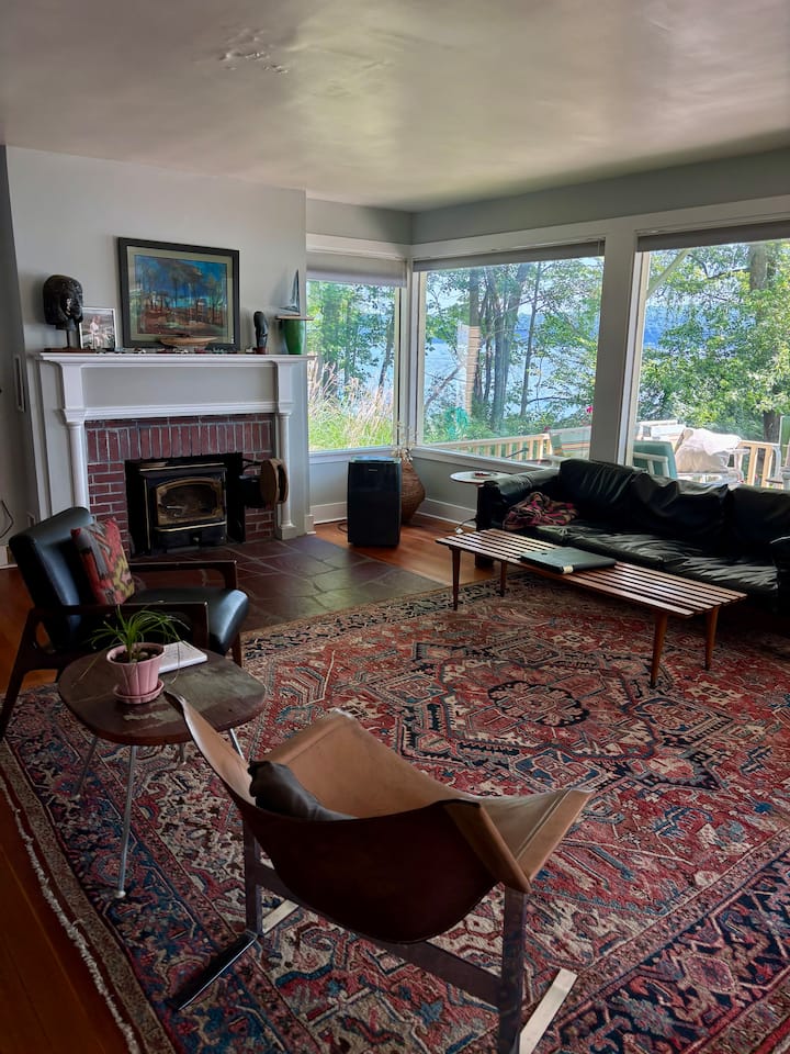 Whil’e-a-way - Lakefront Cottage - Ithaca, NY