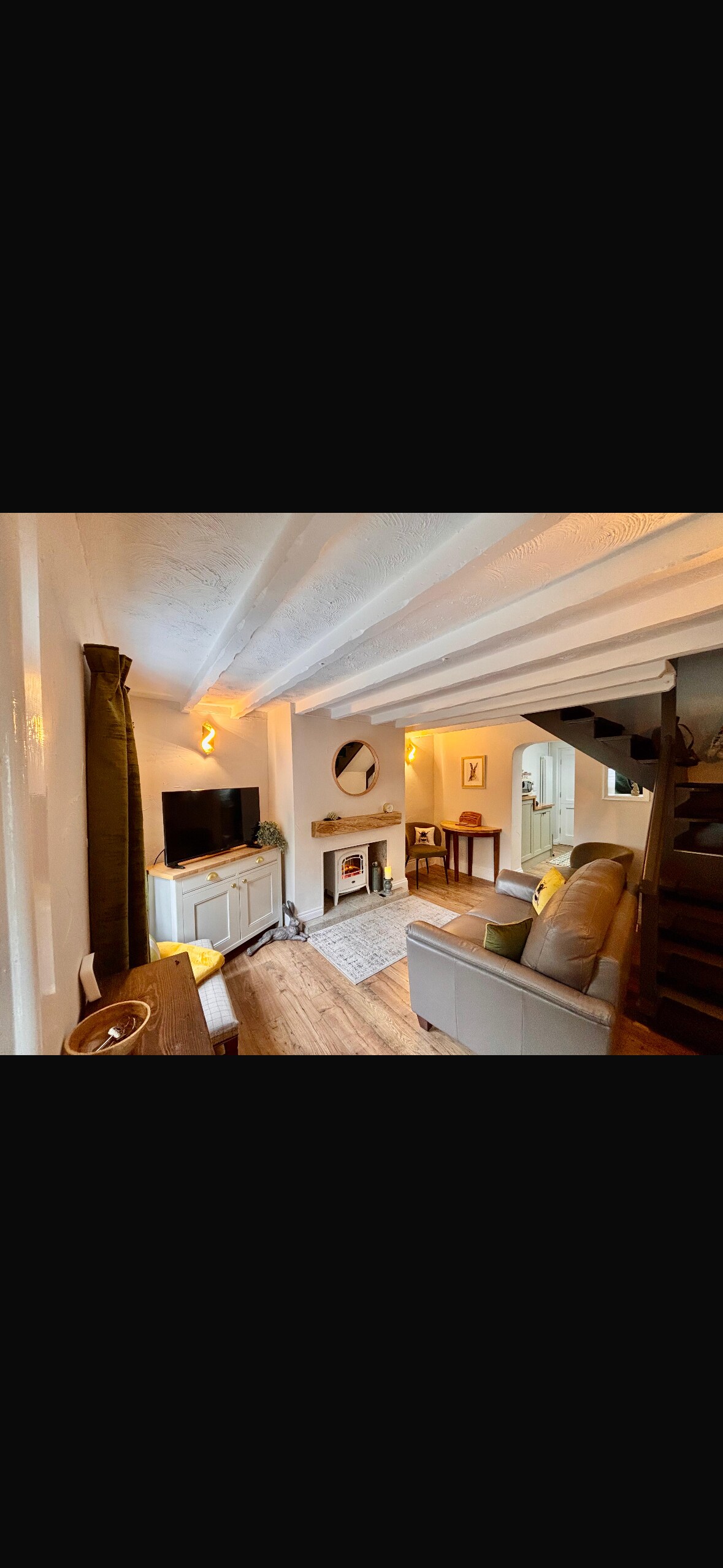 Popular Airbnb listing: Ingles Nook Cosy Little Cottage. Penkhull Village in City Of Stoke On Trent