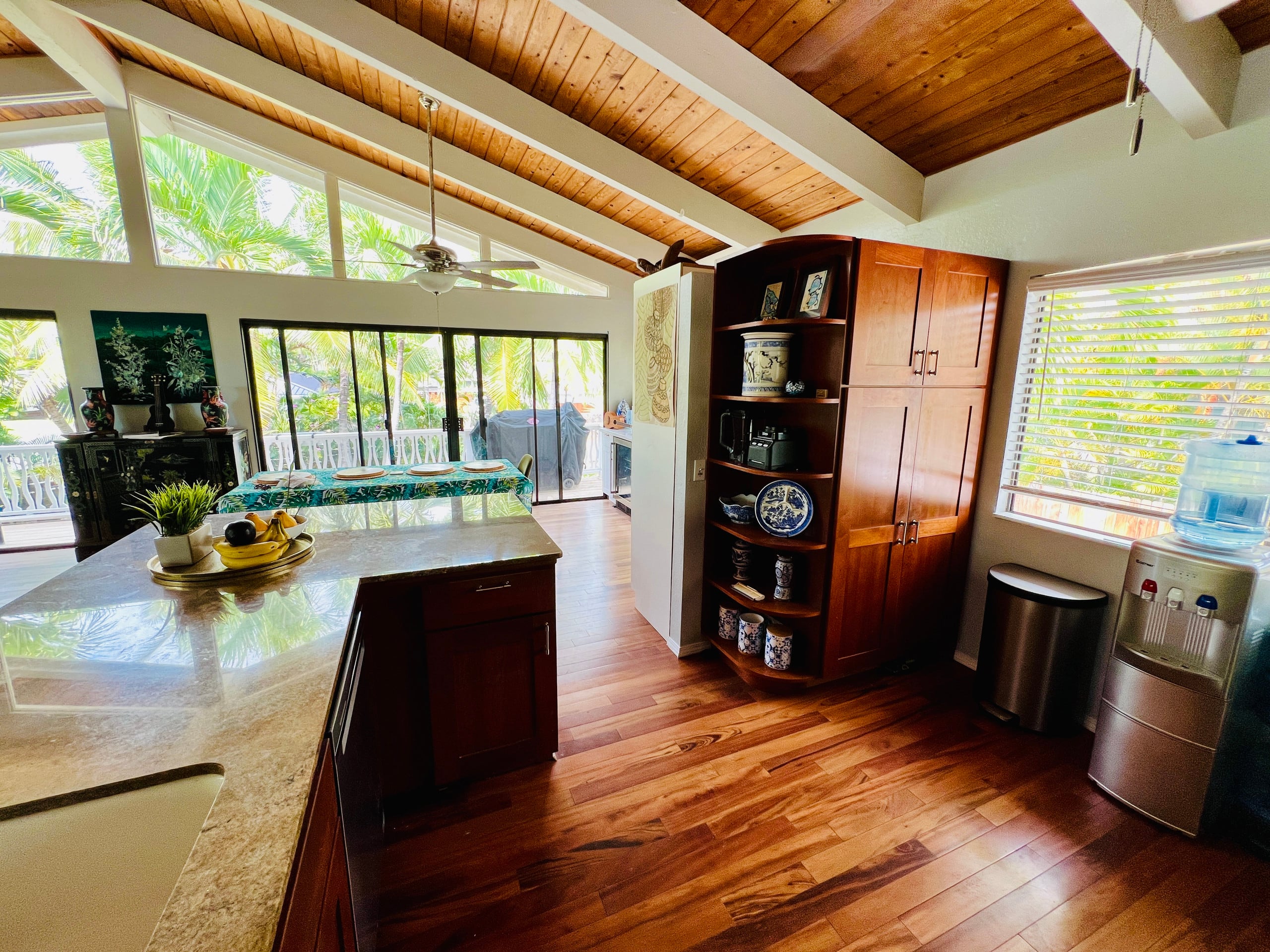 Home in Kailua-Kona · ★4.9 · 3 bedrooms · 5 beds · 2.5 baths - Image 7