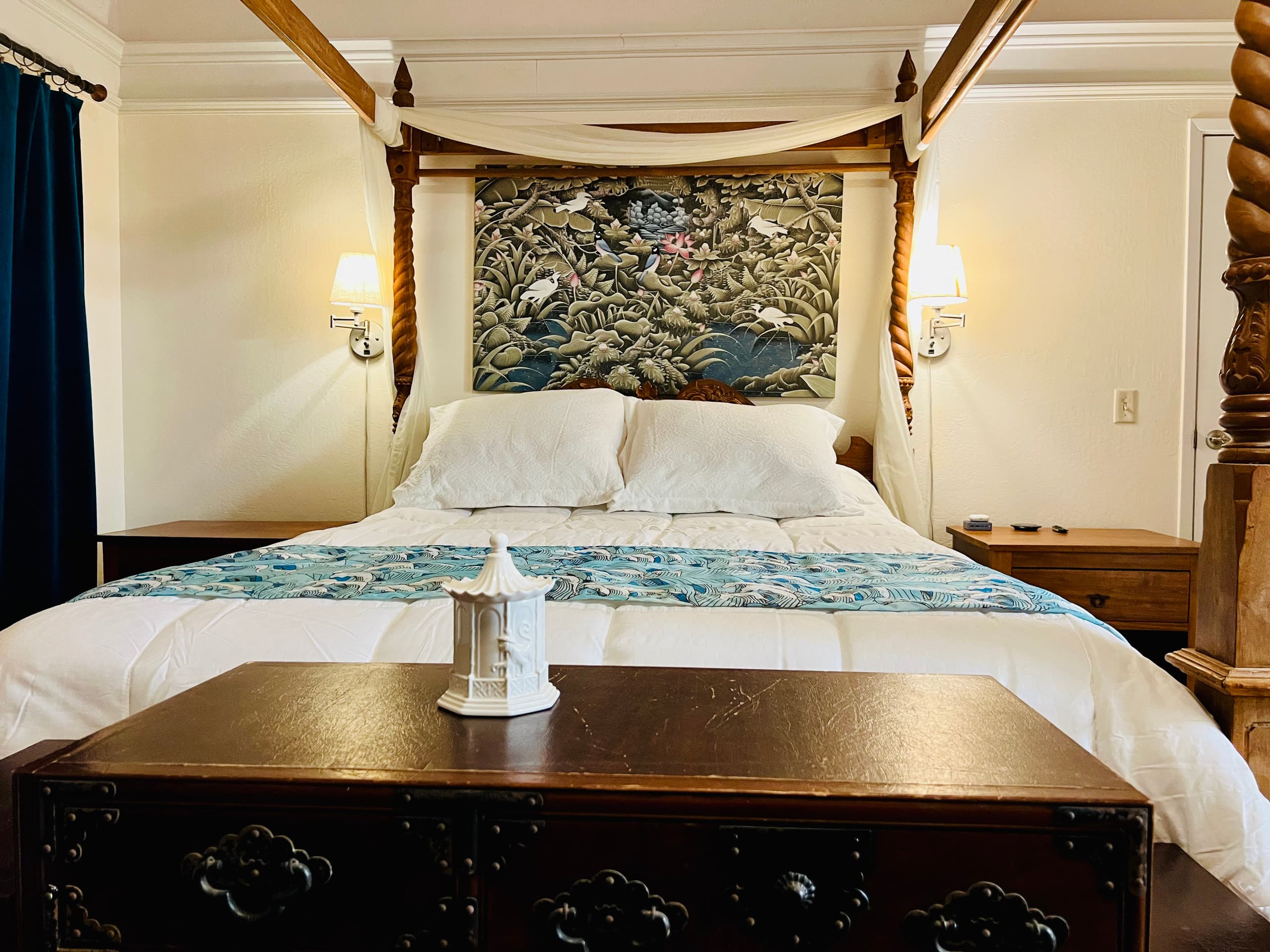 Home in Kailua-Kona · ★4.9 · 3 bedrooms · 5 beds · 2.5 baths - Image 12