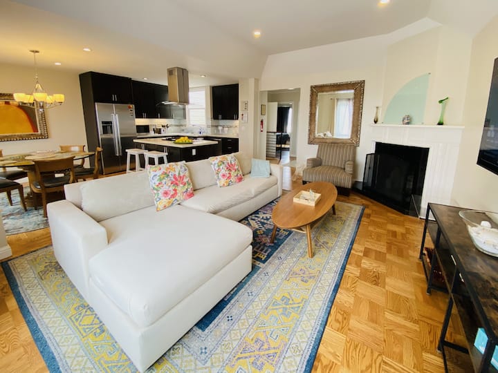 Beachside Home, Ocean Views, Steps To The Surf - San Francisco, CA