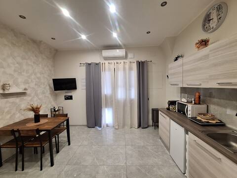 Annuncio Airbnb popolare: vacation home at the theater a Catania