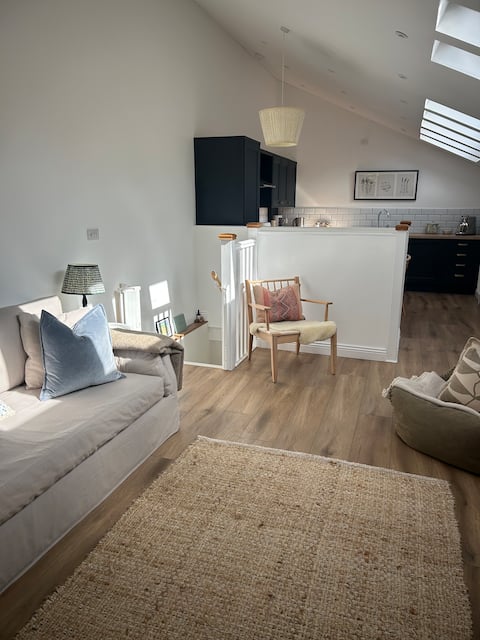 Spacious escape in peaceful setting