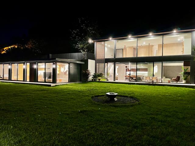 Modern Bohemian Villa in Nature gallery image 4