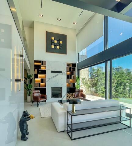 Modern Bohemian Villa in Nature gallery image 2