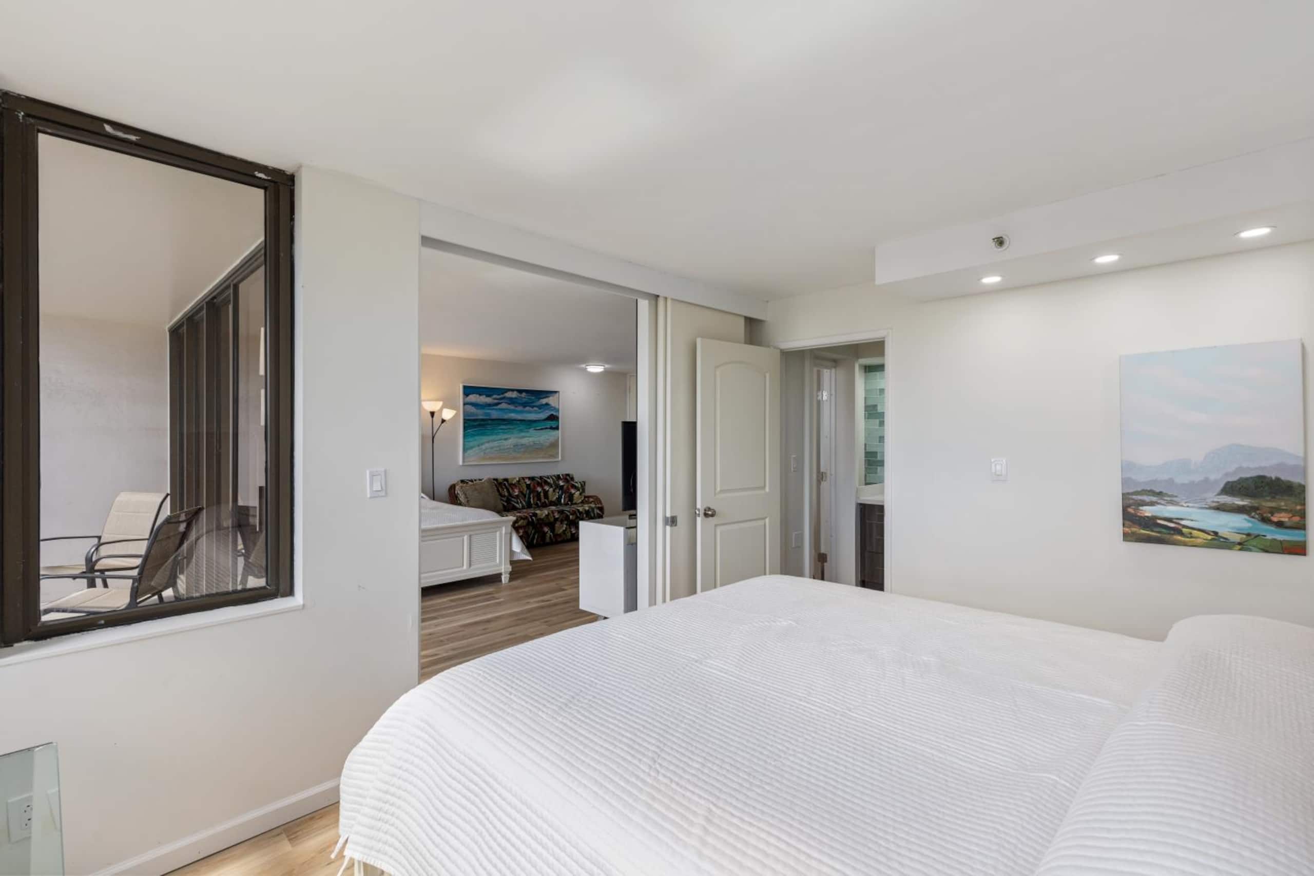 Condo in Honolulu · ★4.73 · 1 bedroom · 3 beds · 1 private bath - Image 10