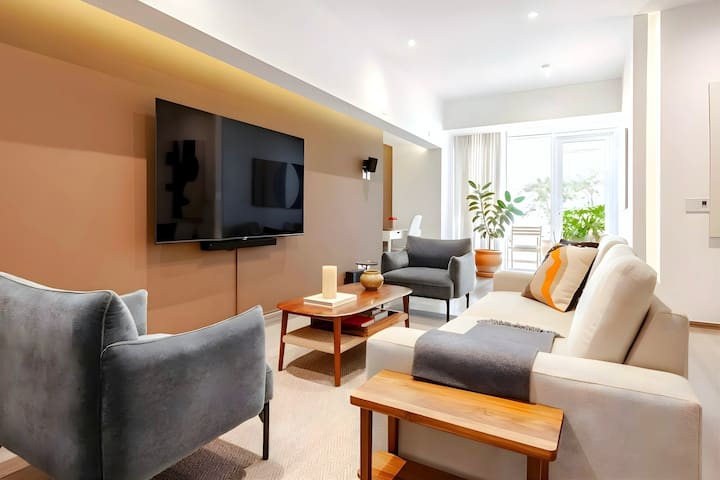 (Top 10%) Condesa Gem: Pool, Gym, Roof & Views