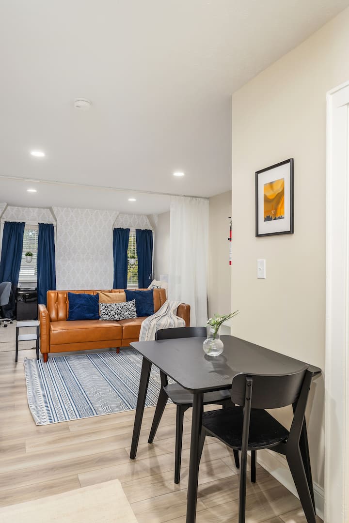 Cozy Studio Close To Downtown! - Columbus, OH