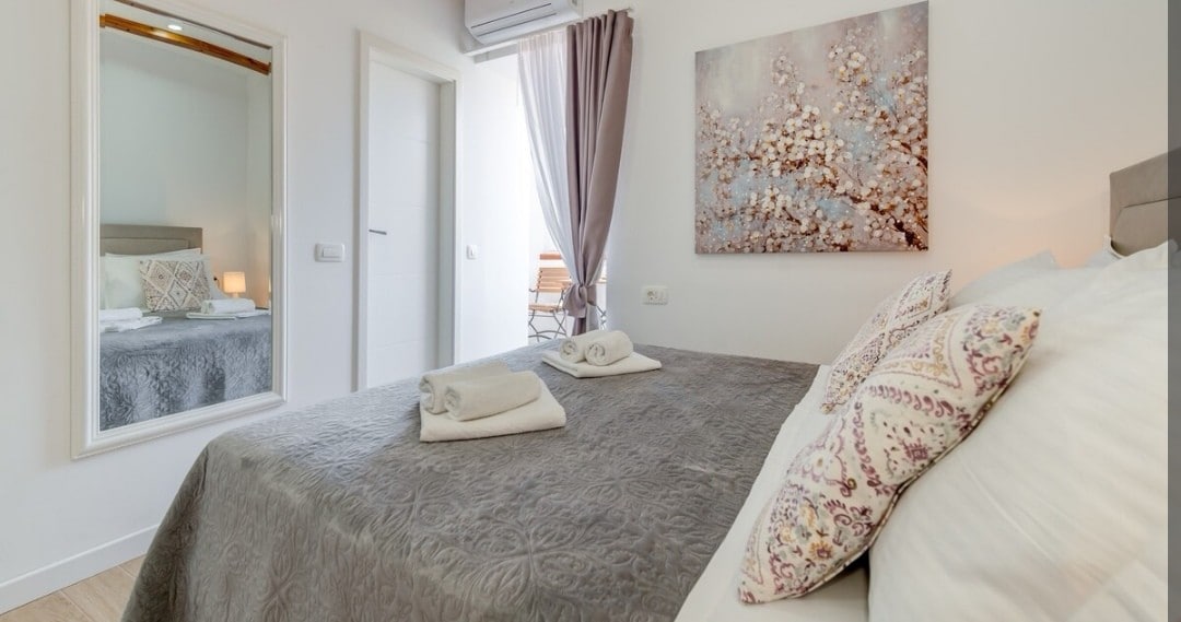 Departamento de 2 dormitorios con hidromasaje en Retiro