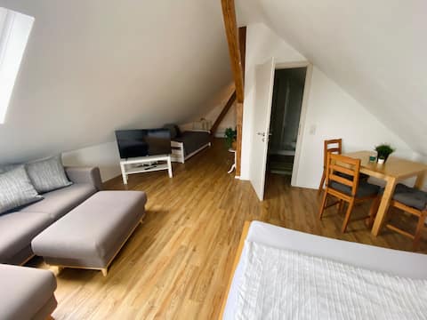 Dachgeschoss-Apartment ‘Sunny’