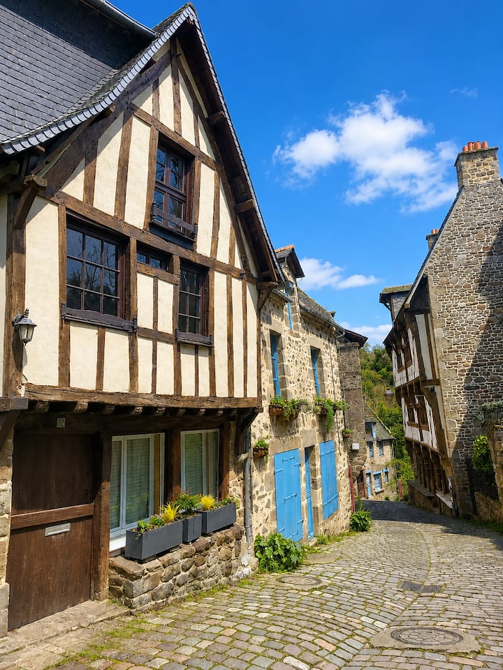 Le Duclos- Maison Médiévale Au Cœur Du Vieux Dinan - Dinan