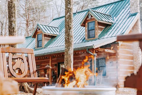 Rustic retreat-Hot Tub • Sauna • Firepit • Game rm