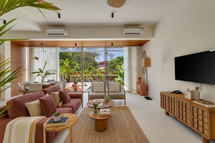Living room image 4
