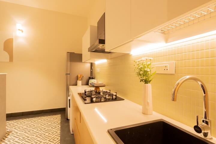 Full kitchen image 2