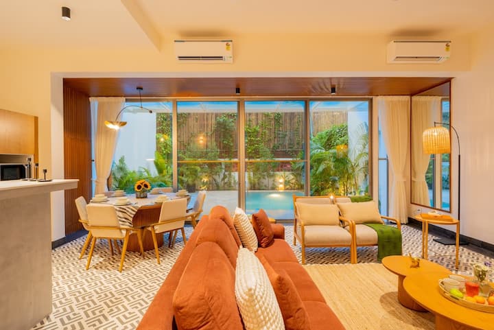 Living room image 8