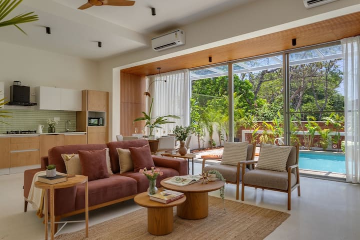 Living room image 7