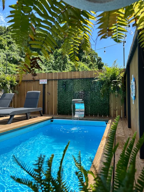 Villa Morivivi Couples with pool