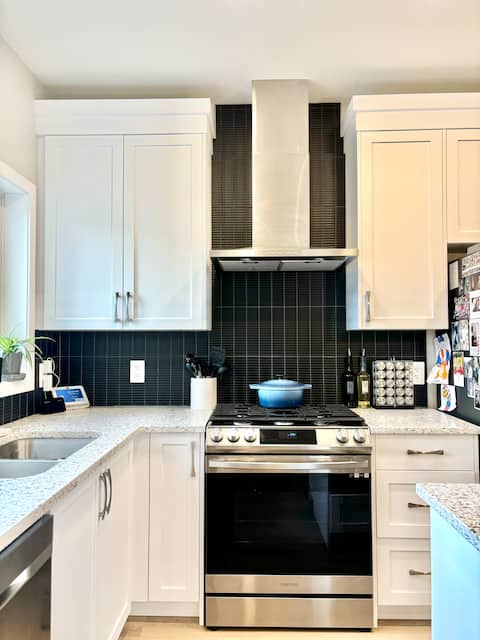 Family friendly Airdrie home - Sleeps 6