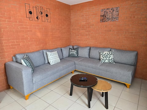 Propiedad de Airbnb exitosa: With A/C, garage and garden. We issue invoices. Arboledas 2 en Guanajuato