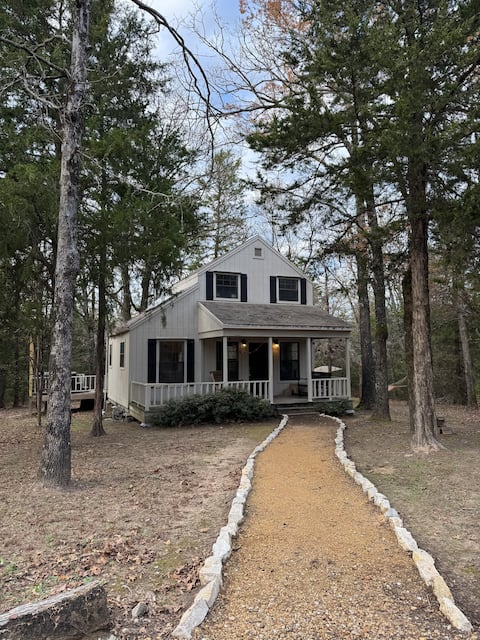 3rd Nite Free!- Secluded Cabin w/ Hot Tub