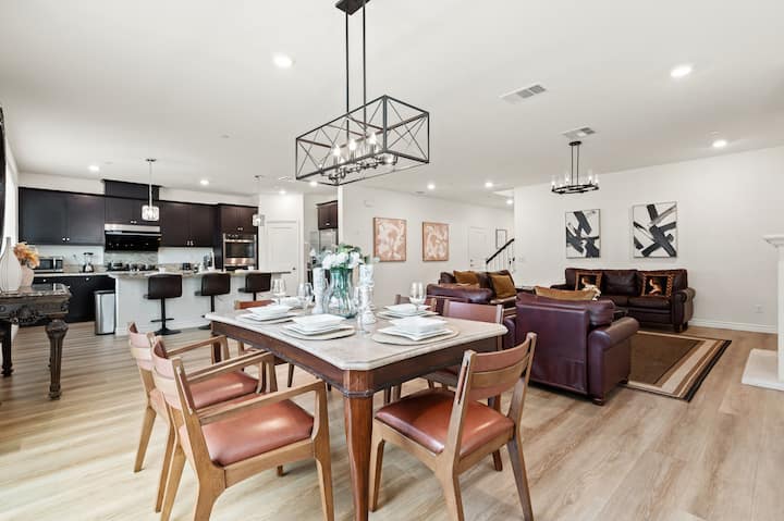 3000ft Airport Conferencecenter/3 Tvs/5br/3ba/7bd - Ontario, CA