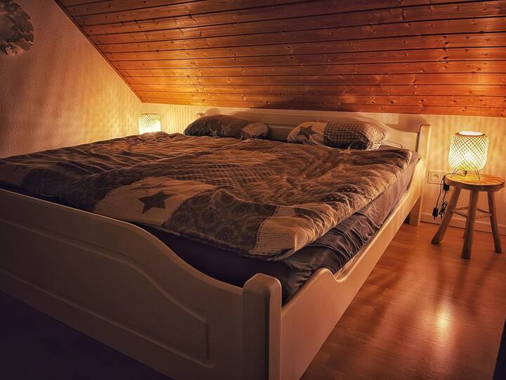 Schlafzimmer 1