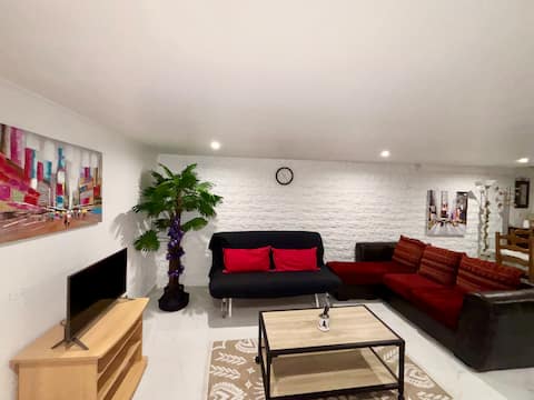 Airbnb performant: 80 m2, comfortable and spacious à Bailly Romainvilliers