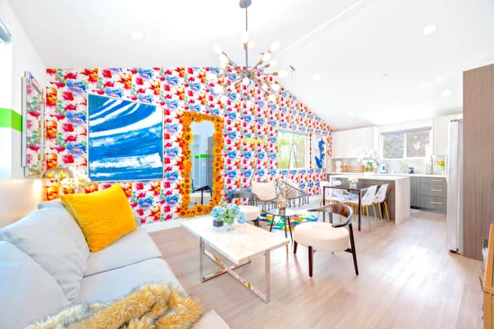 C. Vibrant 3br Noho Designer Home By Universal - Burbank, CA