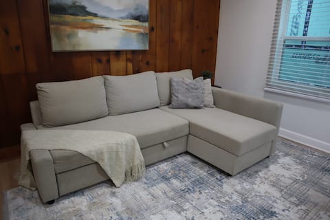 Top Airbnb: Jaunty 3B 2B |Bishop Arts|Dwtn|Pool Table|FreePrkg in L.O. Daniel