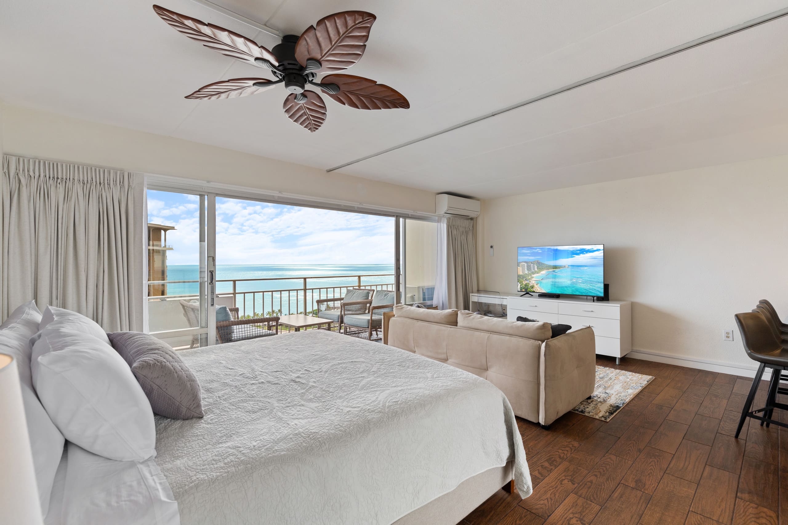 Condo in Honolulu · ★4.78 · 1 bedroom · 1 bed · 1 private bath - Image 6