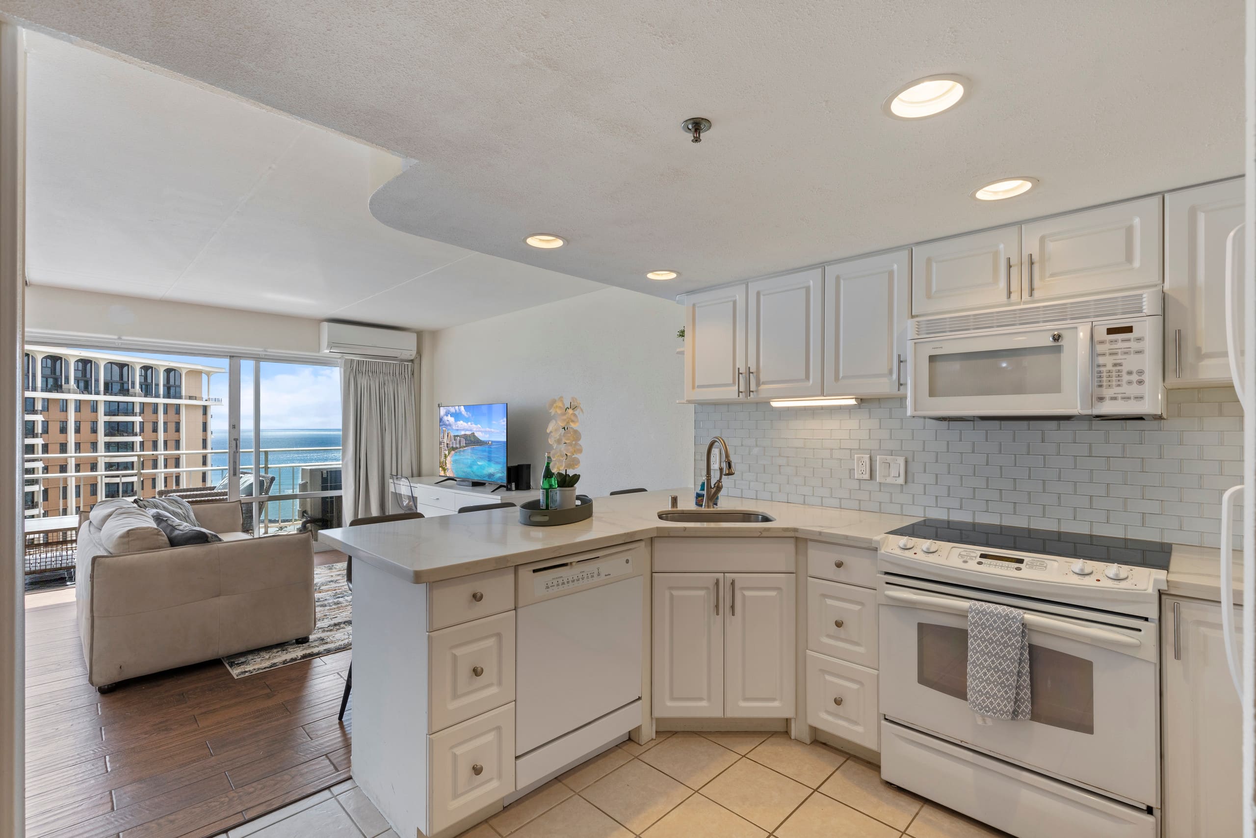 Condo in Honolulu · ★4.78 · 1 bedroom · 1 bed · 1 private bath - Image 8
